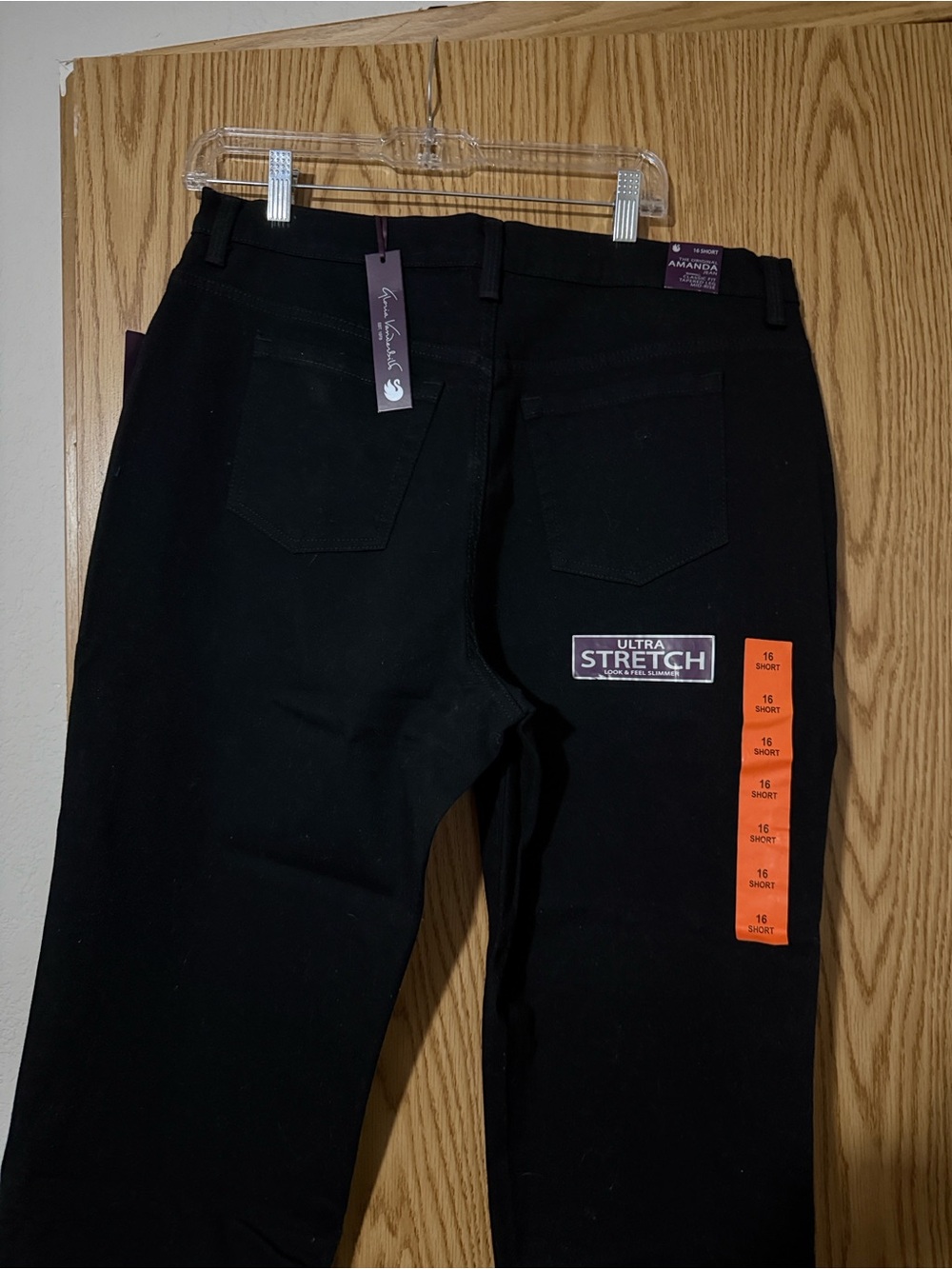 Gloria Vanderbilt Ultra Stretch,classic fit tapered leg mid-rise